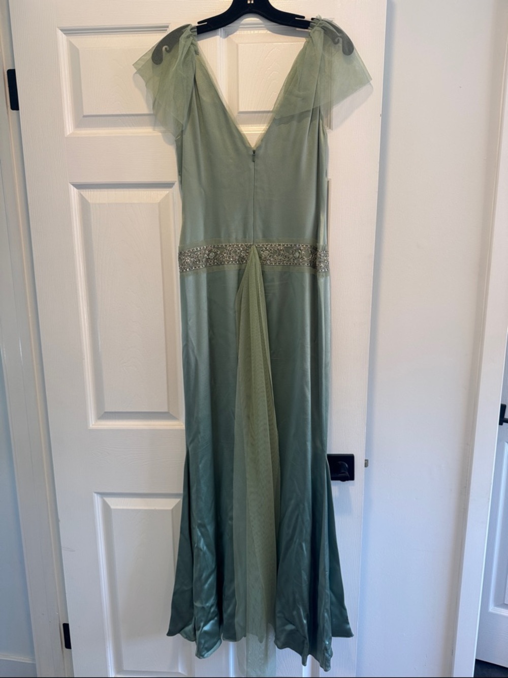 Vera Wang Sage Green Tulle-Shoulder Evening Gown - Picture 4 of 4